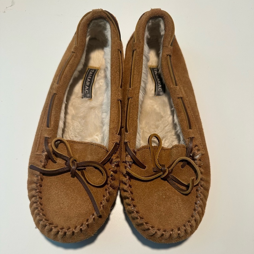 TAMARAC Women's Leather Moccasin Slippers Size 7M Indoor/Outdoor